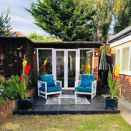 Charming Studio Suite Minimum 2 Night Stay Southwick  Exterior photo