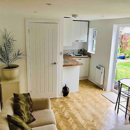 Charming Studio Suite Minimum 2 Night Stay Southwick  Exterior photo