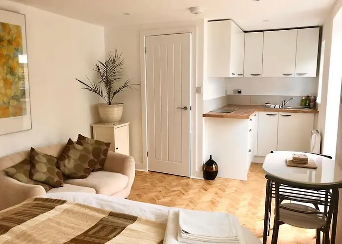 Charming Studio Suite Minimum 2 Night Stay