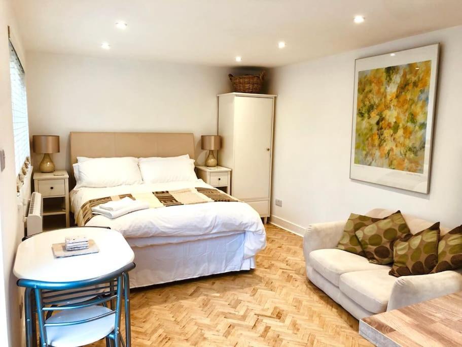 Charming Minimum 2 Night Southwick (West Sussex)